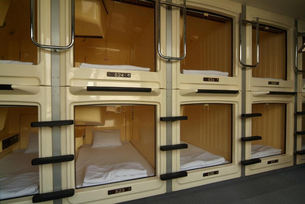 Capsule Hotel & Sauna Ikebukuro Plaza Токіо Номер фото