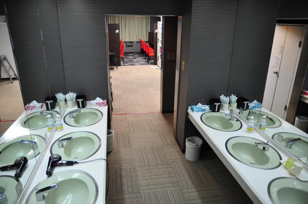 Capsule Hotel & Sauna Ikebukuro Plaza Токіо Екстер'єр фото